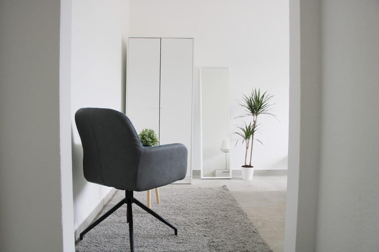 New & Modern Apartment With Beautiful Lake View! Lugano Eksteriør billede