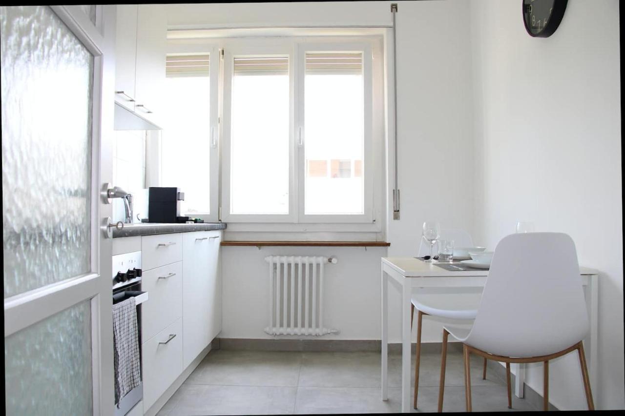 New & Modern Apartment With Beautiful Lake View! Lugano Eksteriør billede