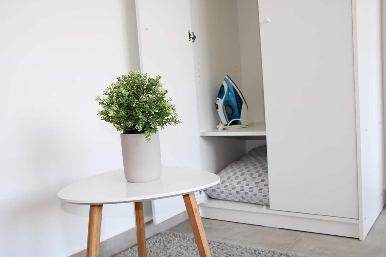 New & Modern Apartment With Beautiful Lake View! Lugano Eksteriør billede
