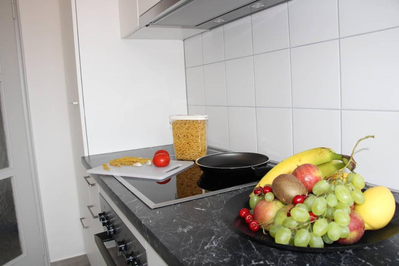 New & Modern Apartment With Beautiful Lake View! Lugano Eksteriør billede